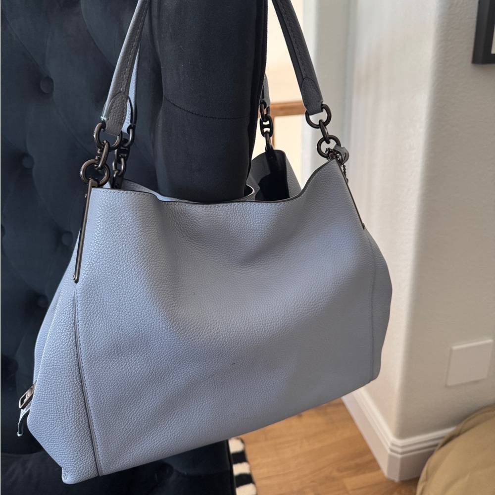 Elegant Gray Leather Shoulder Bag